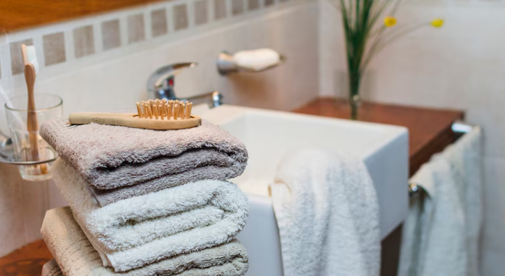 Guía para Elegir los Accesorios Perfectos para Baños de Hotel